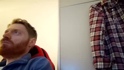 Snapshot of rerauld4 chatting on March 2, 4:42 pm Raul online show from March 2, 4:42 pm