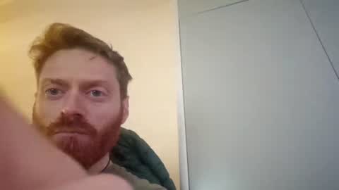 Snapshot of rerauld4 chatting on March 9, 4:44 pm Raul online show from March 9, 4:44 pm