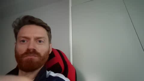 Snapshot of rerauld4 chatting on February 22, 4:27 pm Raul online show from February 22, 4:27 pm