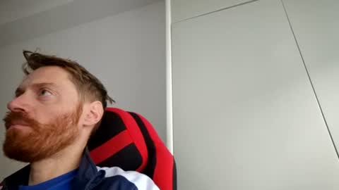 Snapshot of rerauld4 chatting on February 23, 12:46 pm Raul online show from February 23, 12:46 pm