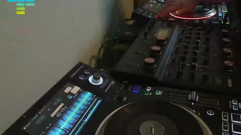 Snapshot of reticuli chatting on May 19, 11:22 pm GearPorn online show from May 19, 11:22 pm