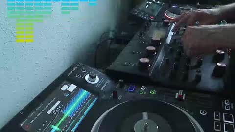 Snapshot of reticuli chatting on June 7, 8:01 pm GearPorn online show from June 7, 8:01 pm