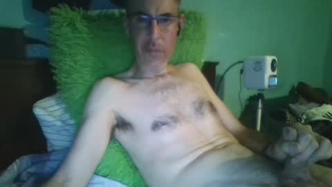 Snapshot of reyes_albert2006 chatting on September 14, 12:26 pm reyes_albert2006 online show from September 14, 12:26 pm