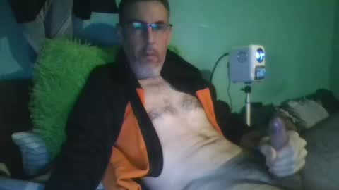 reyes_albert2006 online show from November 24, 1:00 pm