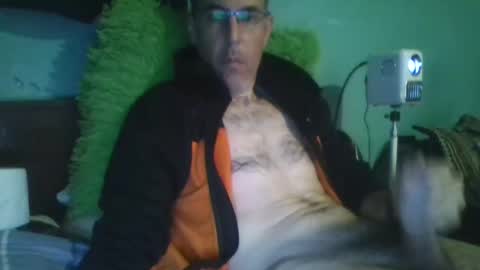 reyes_albert2006 online show from December 1, 6:18 am