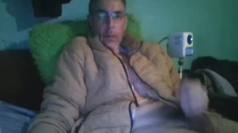 reyes_albert2006 online show from January 12, 10:20 am