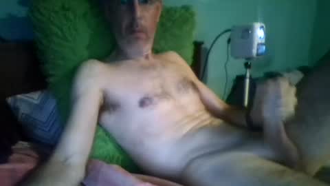Snapshot of reyes_albert2006 chatting on June 25, 1:04 pm reyes_albert2006 online show from June 25, 1:04 pm