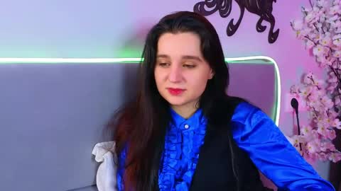 reynaedge online show from May 26, 9:27 am
