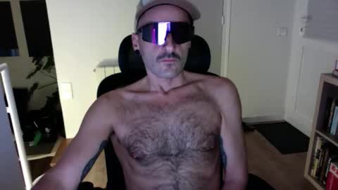 Snapshot of rfmnatural chatting on November 8, 7:01 pm rfmnatural online show from November 8, 7:01 pm