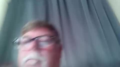 ri_tugger33 online show from May 5, 4:04 pm