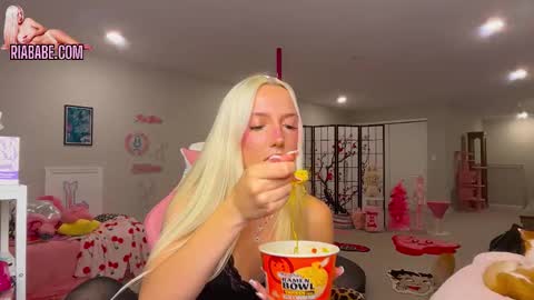 ria  online show from November 27, 3:52 am