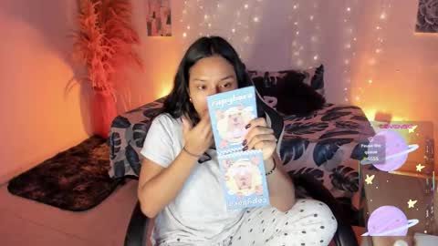 Snapshot of riana_kean chatting on February 8, 8:07 am RianaK online show from February 8, 8:07 am