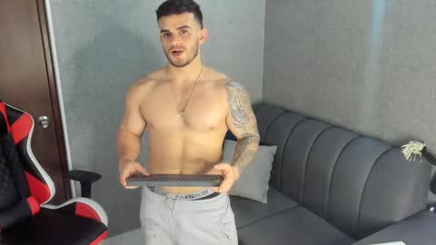 ricardogonzalez666 online show from February 18, 9:31 pm