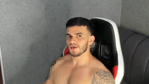 ricardogonzalez666 online show from February 25, 7:03 pm