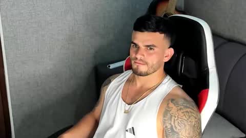 ricardogonzalez666 online show from November 5, 1:16 am