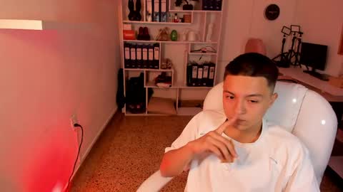 Snapshot of riccirizzo chatting on May 31, 3:52 pm Ricci and Rizzo online show from May 31, 3:52 pm