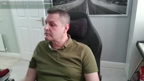 UK Straight Guy online show from April 3, 5:00 pm