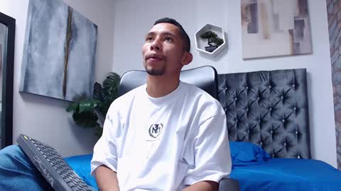 Snapshot of richar_voller chatting on December 12, 3:05 pm richar_voller online show from December 12, 3:05 pm