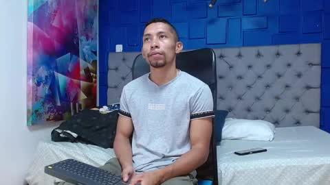 Snapshot of richar_voller chatting on December 13, 11:23 am richar_voller online show from December 13, 11:23 am