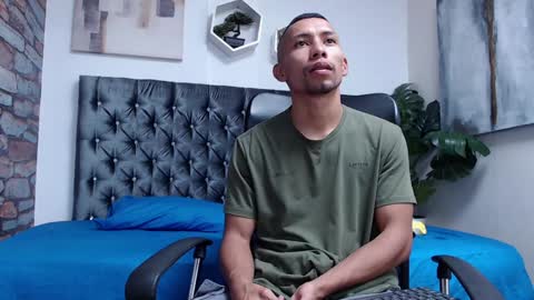 Snapshot of richar_voller chatting on December 14, 11:29 am richar_voller online show from December 14, 11:29 am
