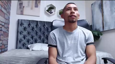 Snapshot of richar_voller chatting on December 17, 3:17 pm richar_voller online show from December 17, 3:17 pm