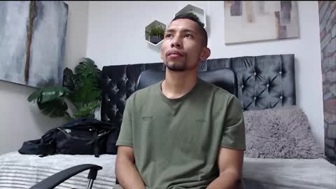 Snapshot of richar_voller chatting on December 21, 11:11 am richar_voller online show from December 21, 11:11 am