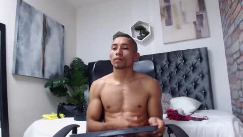 Snapshot of richar_voller chatting on December 27, 2:43 pm richar_voller online show from December 27, 2:43 pm