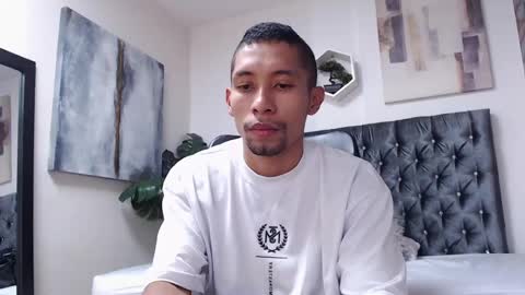 Snapshot of richar_voller chatting on January 4, 11:33 am richar_voller online show from January 4, 11:33 am