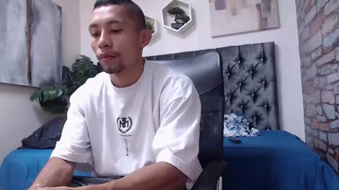 Snapshot of richar_voller chatting on January 18, 11:11 am richar_voller online show from January 18, 11:11 am
