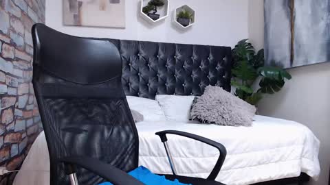 Snapshot of richar_voller chatting on January 30, 4:55 pm richar_voller online show from January 30, 4:55 pm
