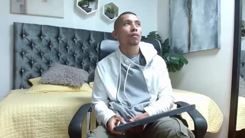 Snapshot of richar_voller chatting on February 14, 11:21 am richar_voller online show from February 14, 11:21 am