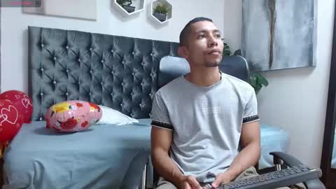 Snapshot of richar_voller chatting on February 20, 11:09 am richar_voller online show from February 20, 11:09 am