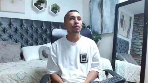 Snapshot of richar_voller chatting on March 7, 11:29 am richar_voller online show from March 7, 11:29 am