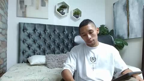 Snapshot of richar_voller chatting on March 10, 11:21 am richar_voller online show from March 10, 11:21 am