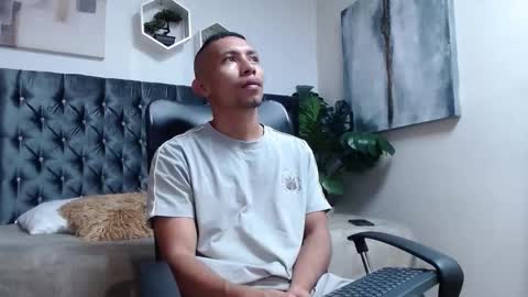 Snapshot of richar_voller chatting on September 30, 11:15 am richar_voller online show from September 30, 11:15 am