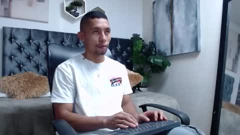 Snapshot of richar_voller chatting on October 4, 11:19 am richar_voller online show from October 4, 11:19 am