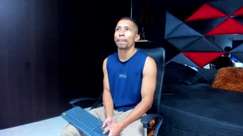 richar_voller online show from April 16, 11:11 am