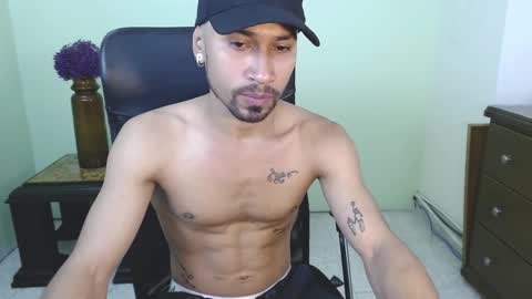 Snapshot of richardwithe_ chatting on March 3, 12:22 pm Richard online show from March 3, 12:22 pm