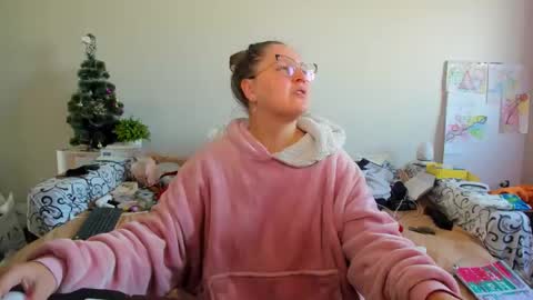 Anna - not anna - right Anna  online show from February 4, 9:04 am