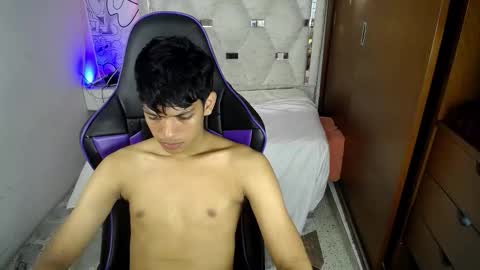 Snapshot of rick_oficiall chatting on February 2, 7:34 pm Rick oficiall online show from February 2, 7:34 pm