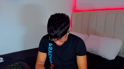 Snapshot of rick_shellby chatting on April 7, 9:54 am Rick online show from April 7, 9:54 am