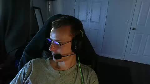 Snapshot of rickgosling chatting on June 14, 2:24 am rickgosling online show from June 14, 2:24 am