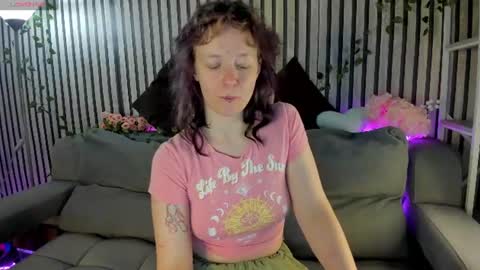 Snapshot of ricki_bloom chatting on June 25, 9:25 am Ricki online show from June 25, 9:25 am