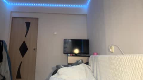 Mia online show from October 14, 7:31 am