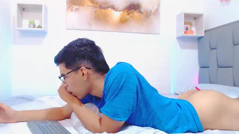 Snapshot of rickii_hot chatting on September 11, 7:03 pm Ricki online show from September 11, 7:03 pm