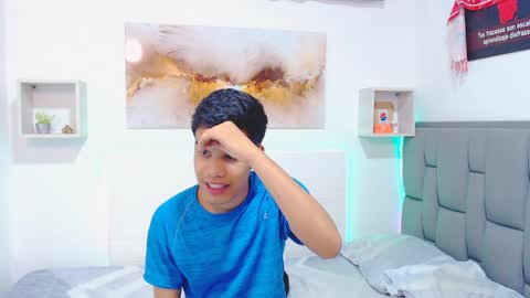 Snapshot of rickii_hot chatting on March 31, 6:19 pm Ricki online show from March 31, 6:19 pm