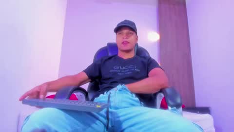 Ricky  online show from February 8, 9:57 pm