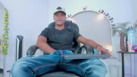 Ricky  online show from November 6, 8:10 pm