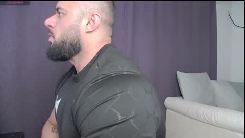 Snapshot of rickymiami1 chatting on October 6, 5:43 pm rickymiami1 online show from October 6, 5:43 pm