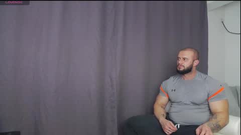 Snapshot of rickymiami1 chatting on November 8, 4:51 pm rickymiami1 online show from November 8, 4:51 pm